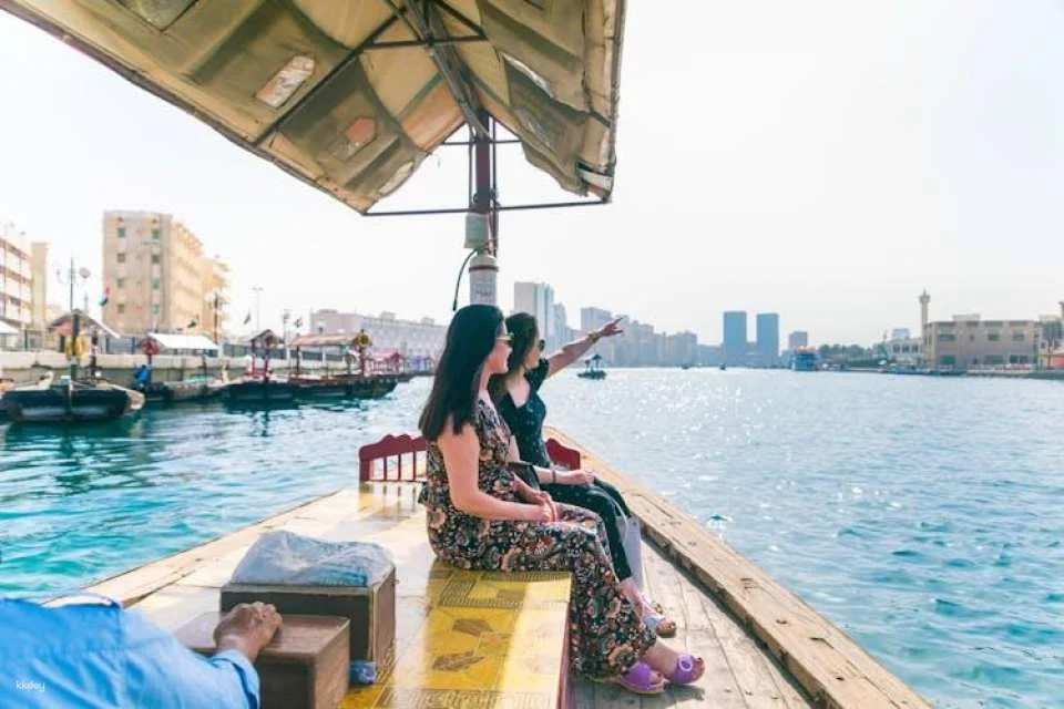 Dubai tour with dinner on the traditional dhow