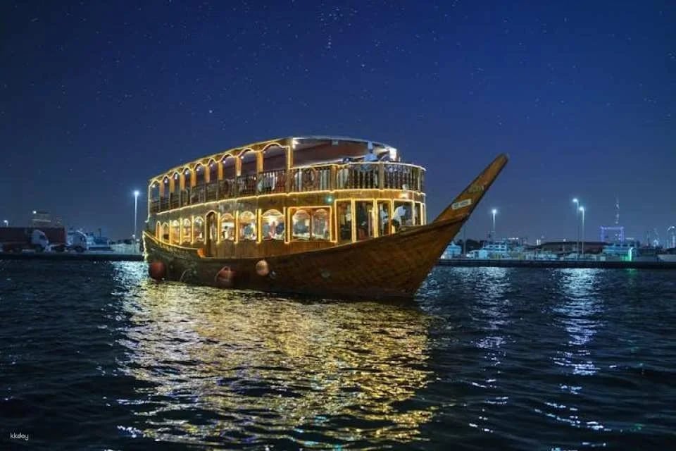 Dubai tour with dinner on the traditional dhow
