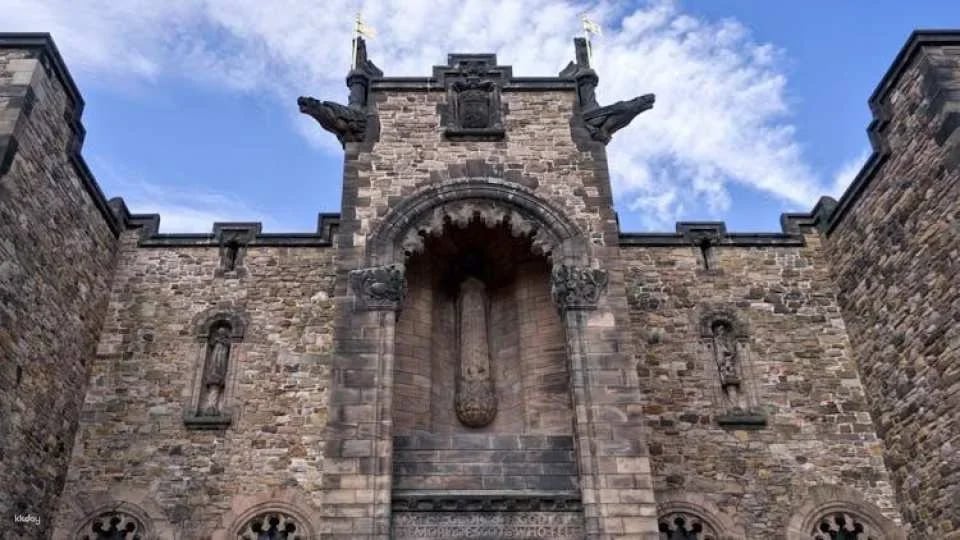 Edinburgh Castle express guided tour with entrance tickets