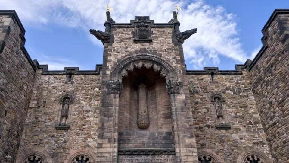 Edinburgh Castle express guided tour with entrance tickets