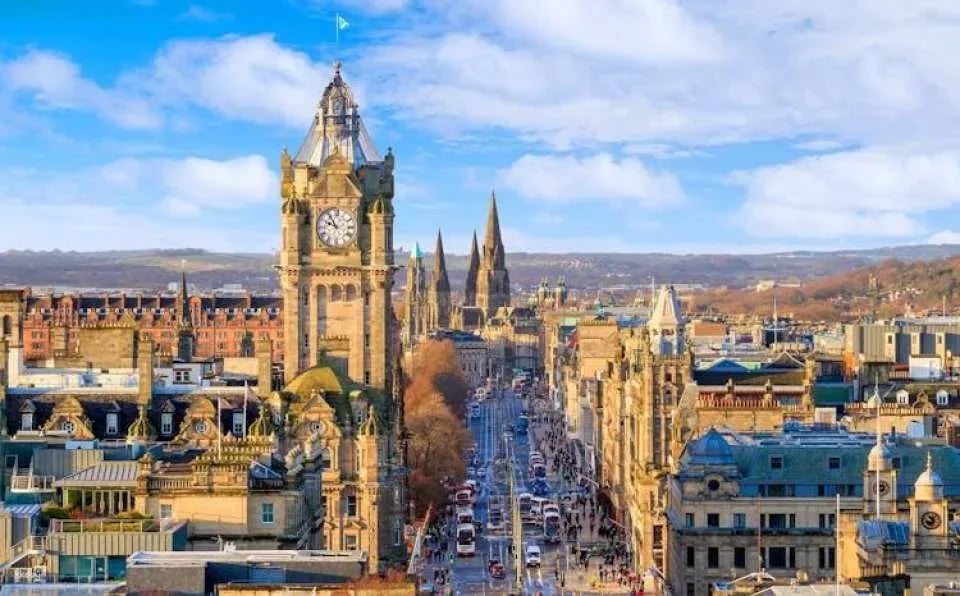 Edinburgh Castle express guided tour with entrance tickets