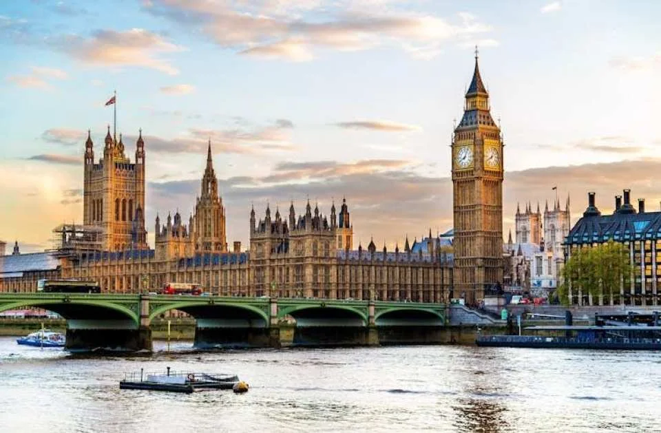 London's Westminster Abbey and the Houses of Parliament day tour