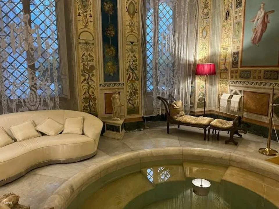 Guided tour of Doria Pamphilj Palace's secret private rooms