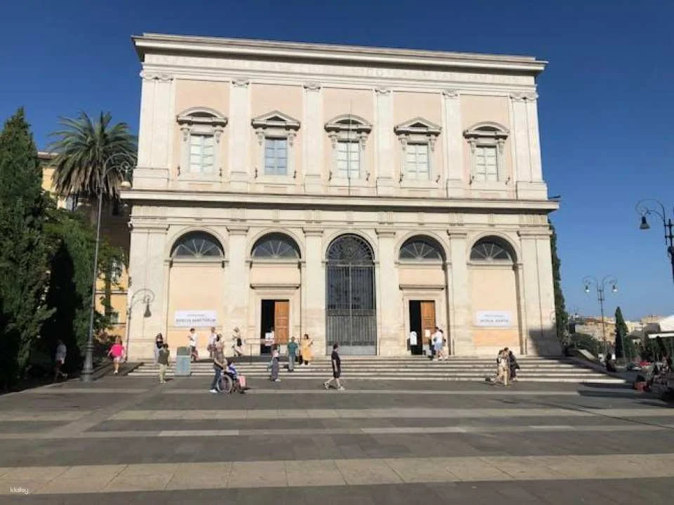 Arch Basilica of St. John Lateran and Holy Stairs Tour in Rome