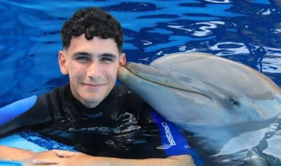 Mundomar dolphin encounter