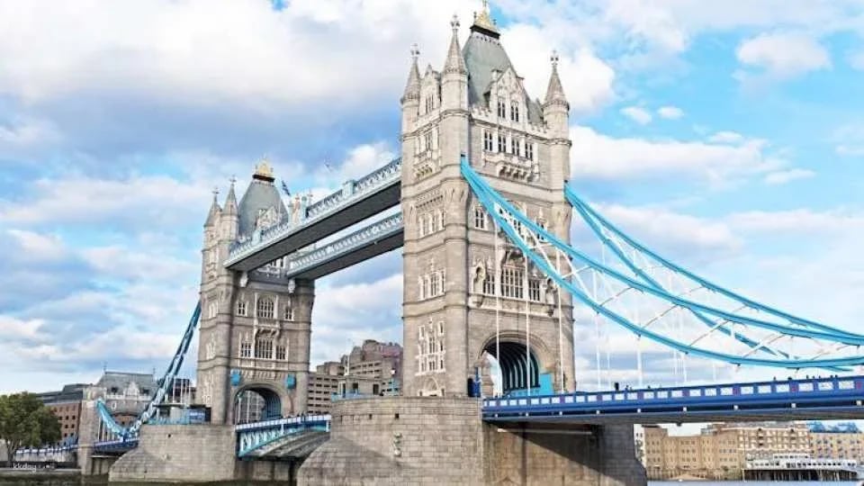 London audio guide with TravelMate app
