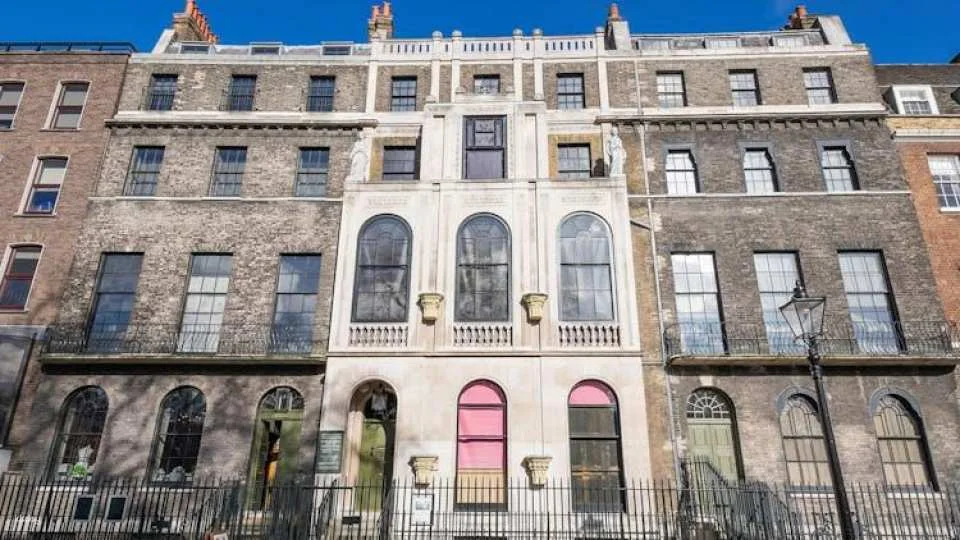 London audio guide with TravelMate app