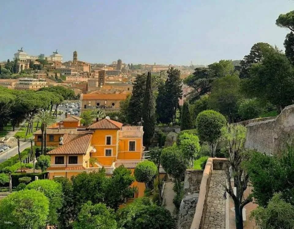 Aventine hill and Orange Garden guided walking tour
