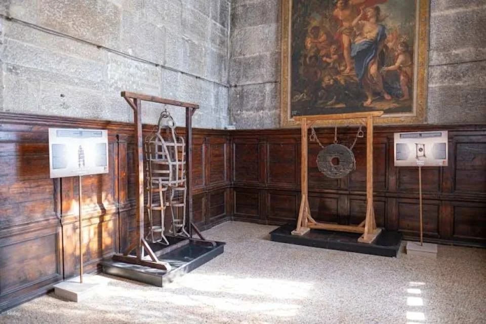 Lords of the Night Prison Palace: tour to the cells and torture tools
