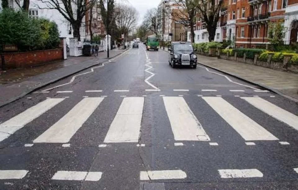 Rock N Pop London private taxi tour