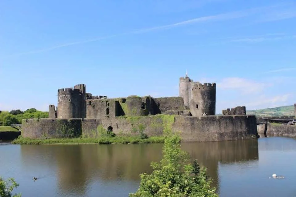 Private tour of Cardiff Castle, Caerphilly Castle and Castle Coch