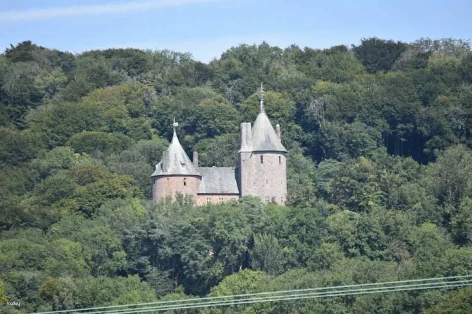 Private tour of Cardiff Castle, Caerphilly Castle and Castle Coch