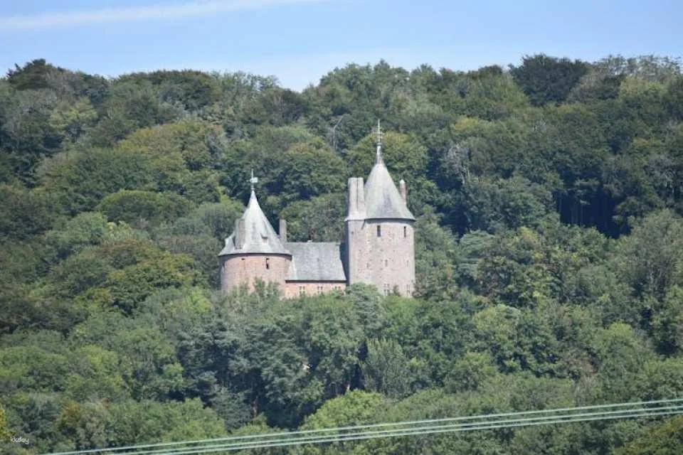 Private tour of Cardiff Castle, Caerphilly Castle and Castle Coch