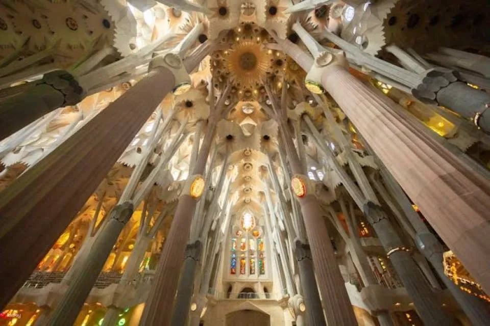 Sagrada Familia entrance tickets and small-group tour