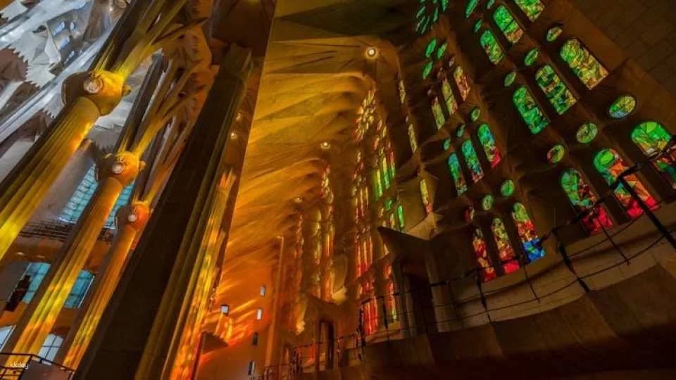 Sagrada Familia entrance tickets and small-group tour