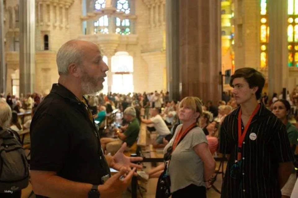 Sagrada Familia entrance tickets and small-group tour