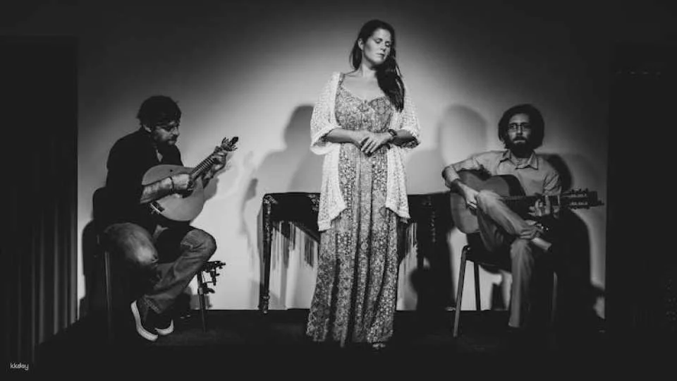 Live Fado performance with Port wine