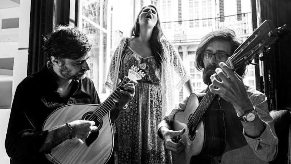 Live Fado performance with Port wine
