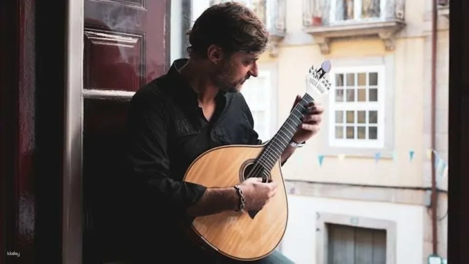 Live Fado performance with Port wine