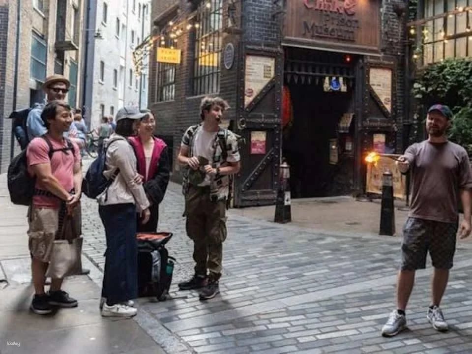 London Walking Tour with Entrance to the Clink Prison