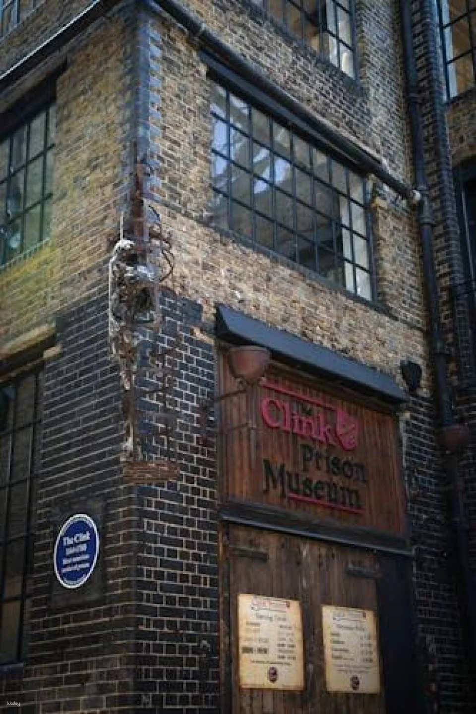 London Walking Tour with Entrance to the Clink Prison