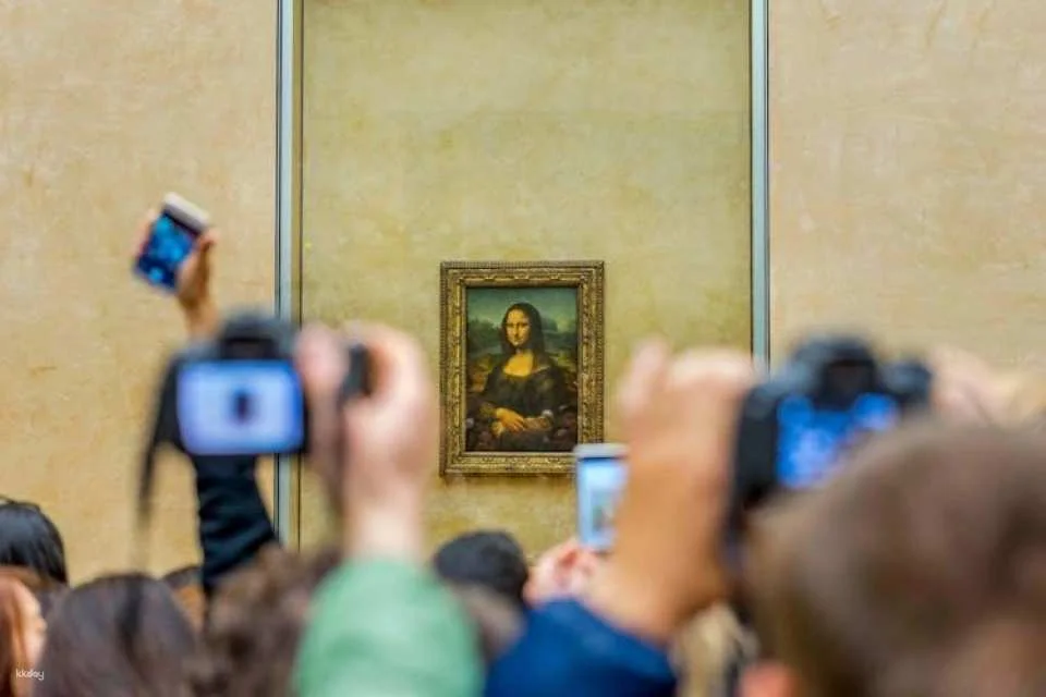 Louvre Museum self-guided tour with audio app
