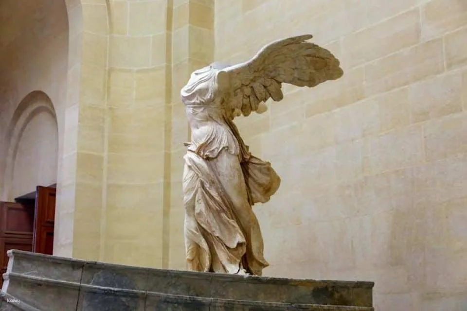 Louvre Museum self-guided tour with audio app