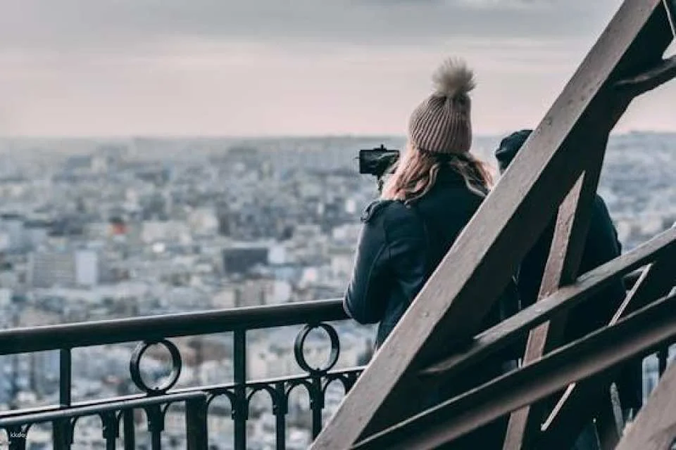 Eiffel Tower Guided Tour with Optional Access to the Summit