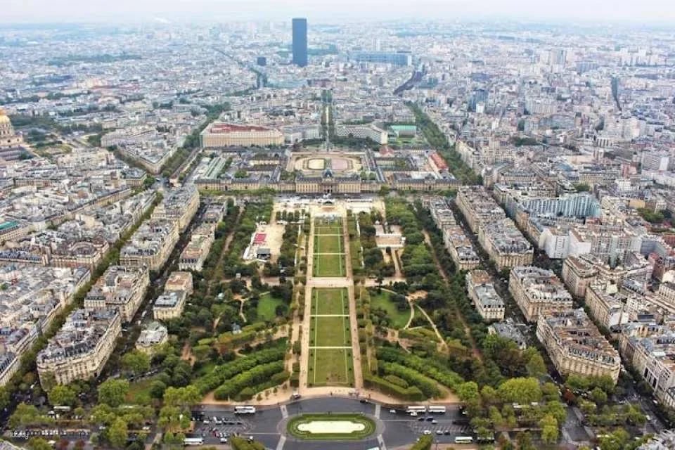Eiffel Tower Guided Tour with Optional Access to the Summit