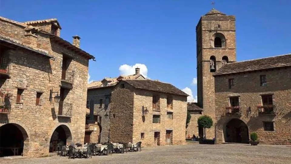 Day trip to three towns in Ordesa National Park from Zaragoza