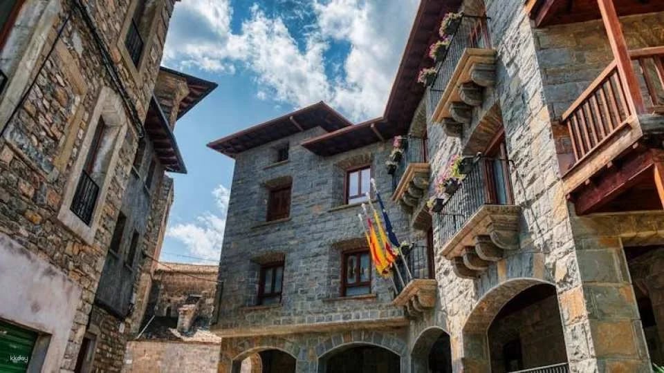 Day trip to three towns in Ordesa National Park from Zaragoza