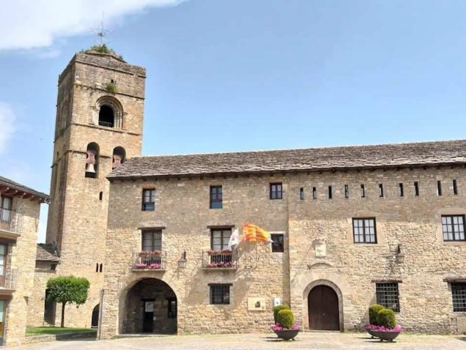 Day trip to three towns in Ordesa National Park from Zaragoza