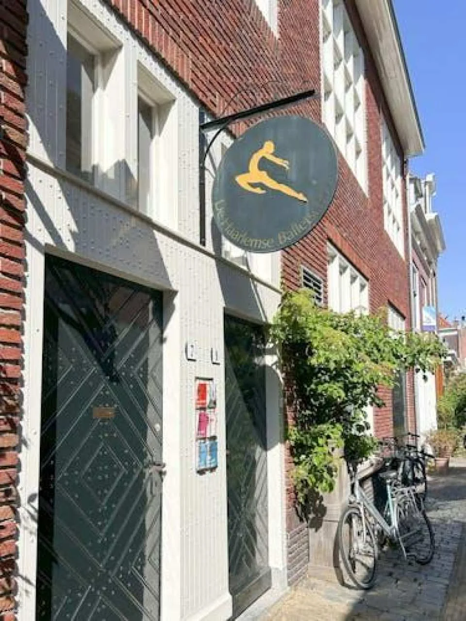 Self-guided Discovery Walk in Haarlem secrets of its Golden Streets