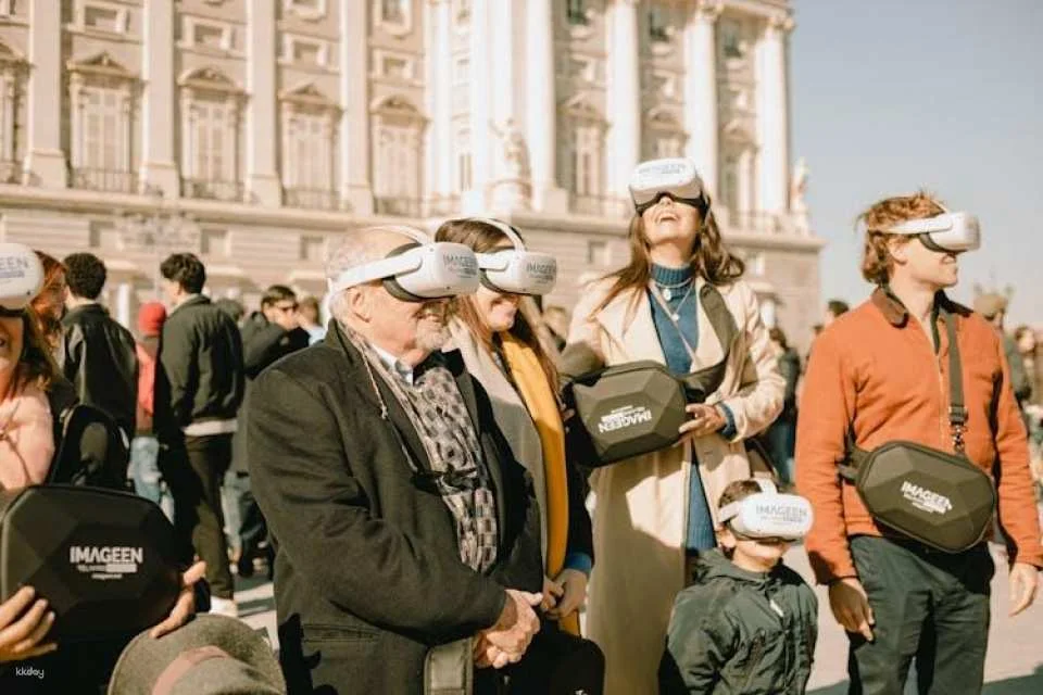 Historic Madrid guided walking tour with virtual reality