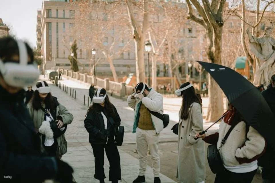 Historic Madrid guided walking tour with virtual reality