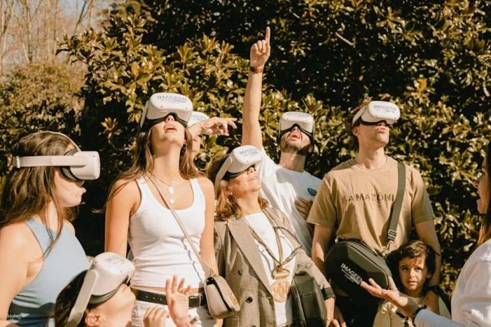 Historic Madrid guided walking tour with virtual reality