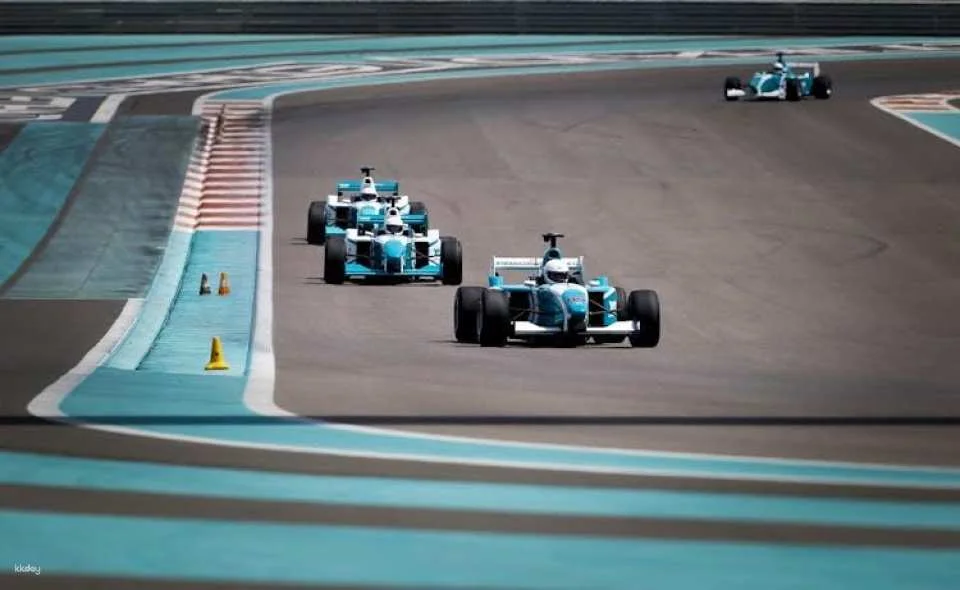 Formula Yas 3000 driving experience
