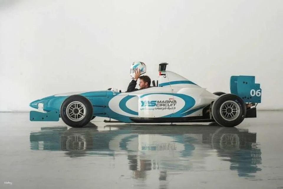Formula Yas 3000 driving experience