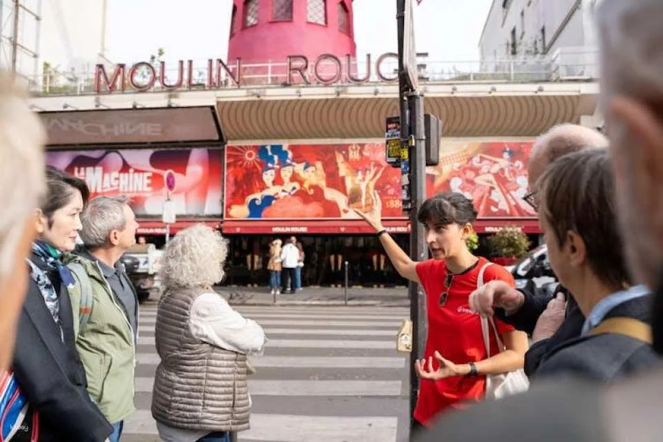 Paris hidden Montmartre guided tour