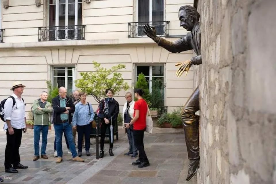 Paris hidden Montmartre guided tour