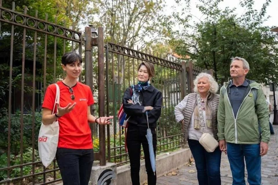 Paris hidden Montmartre guided tour