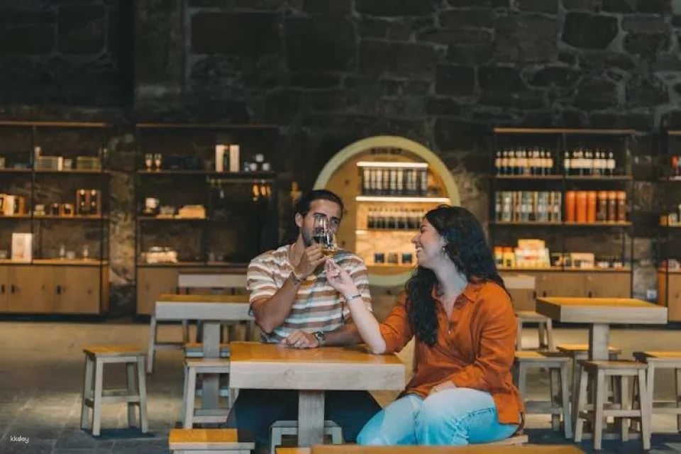 Live Fado show, port wine, and dinner at Fonseca in Porto