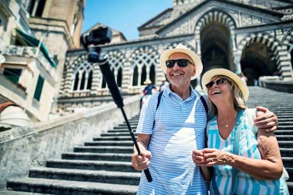 Full-day Amalfi Coast highlights tour in Positano, Amalfi and Ravello