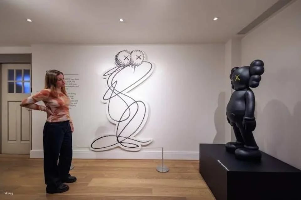 Moco Museum tickets with Banksy, Basquiat, Warhol, Kusama and more