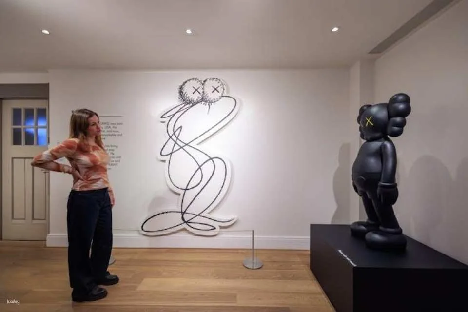 Moco Museum tickets with Banksy, Basquiat, Warhol, Kusama and more