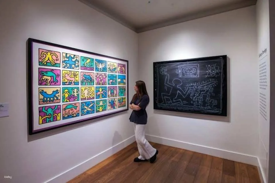 Moco Museum tickets with Banksy, Basquiat, Warhol, Kusama and more
