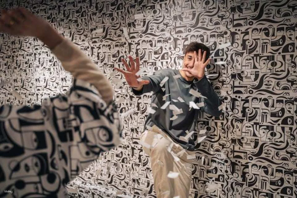 IKONO Madrid immersive experience