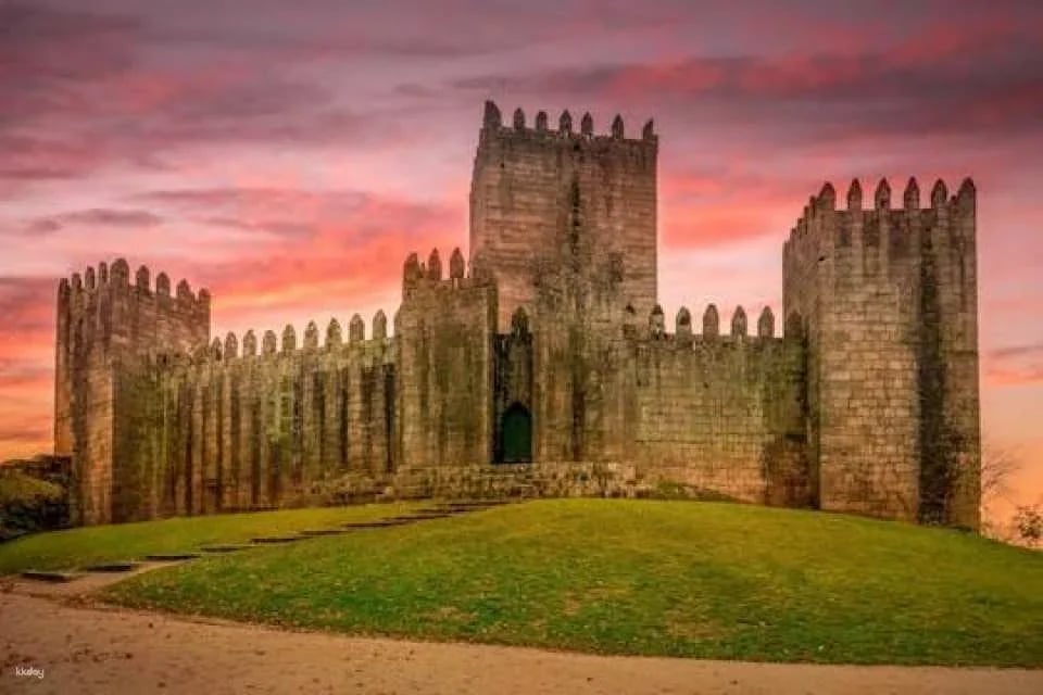 Entrance ticket to Guimarães Castle