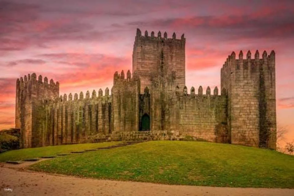 Entrance ticket to Guimarães Castle