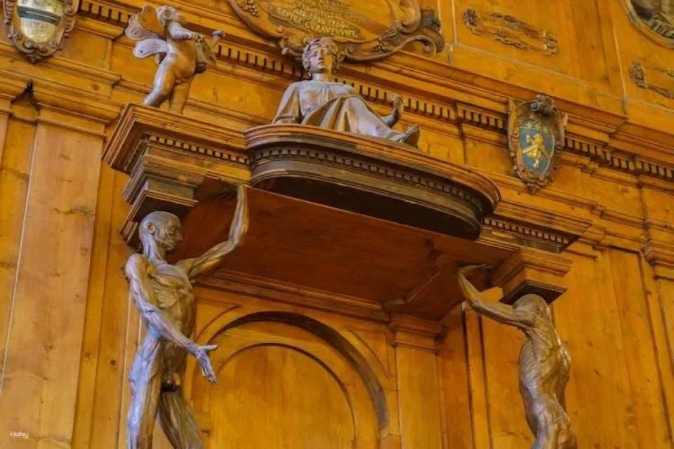 Archiginnasio guided tour and wine tasting